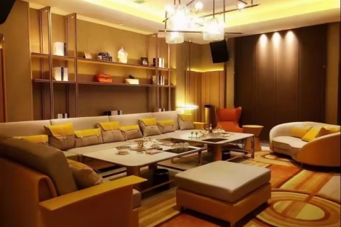 郑州金水区卢森堡中心LISAKTV招聘接待/礼宾员,升华职业绽放耀眼人生光芒